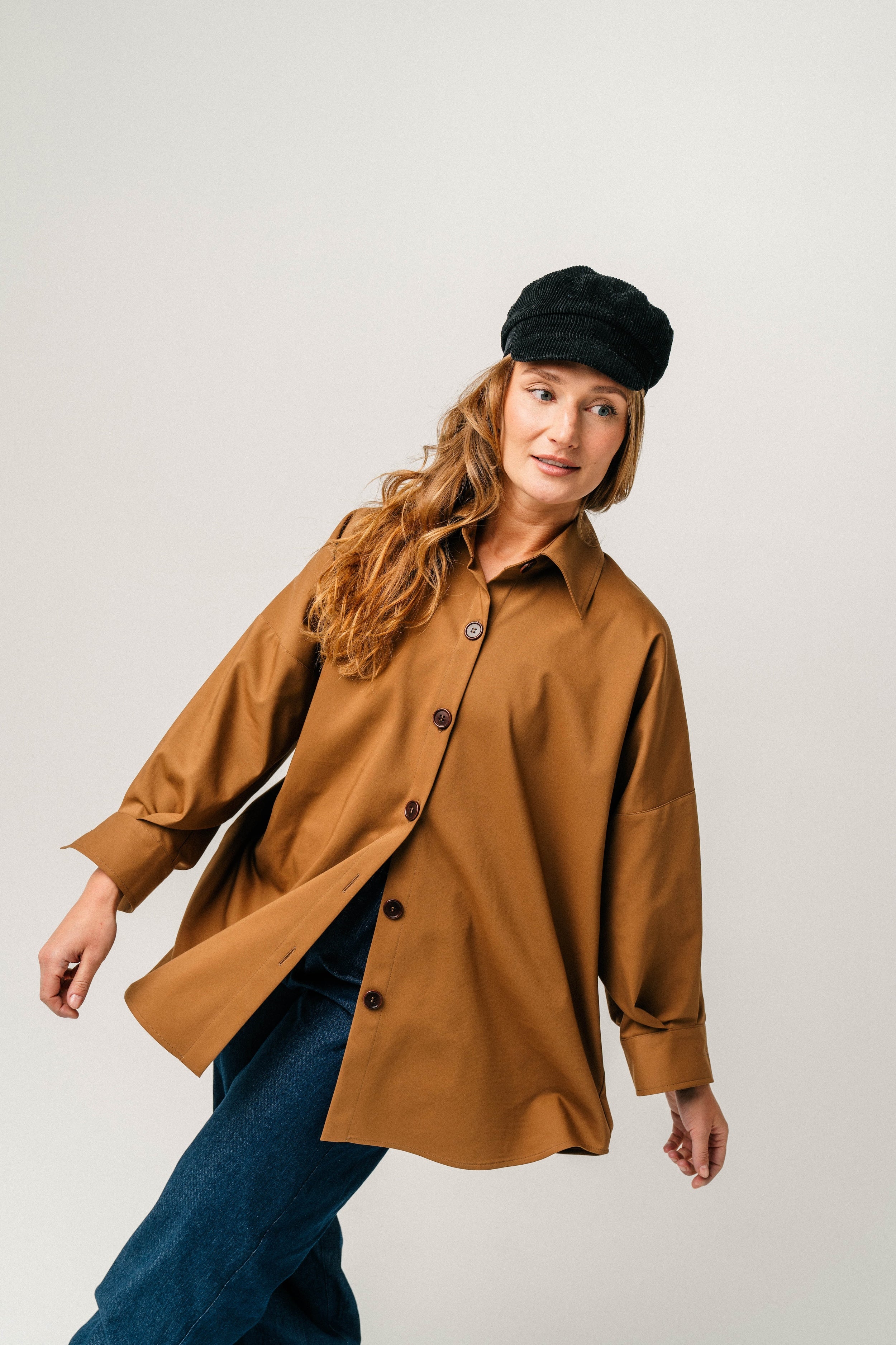 Oversized marškiniai moterims, rudi